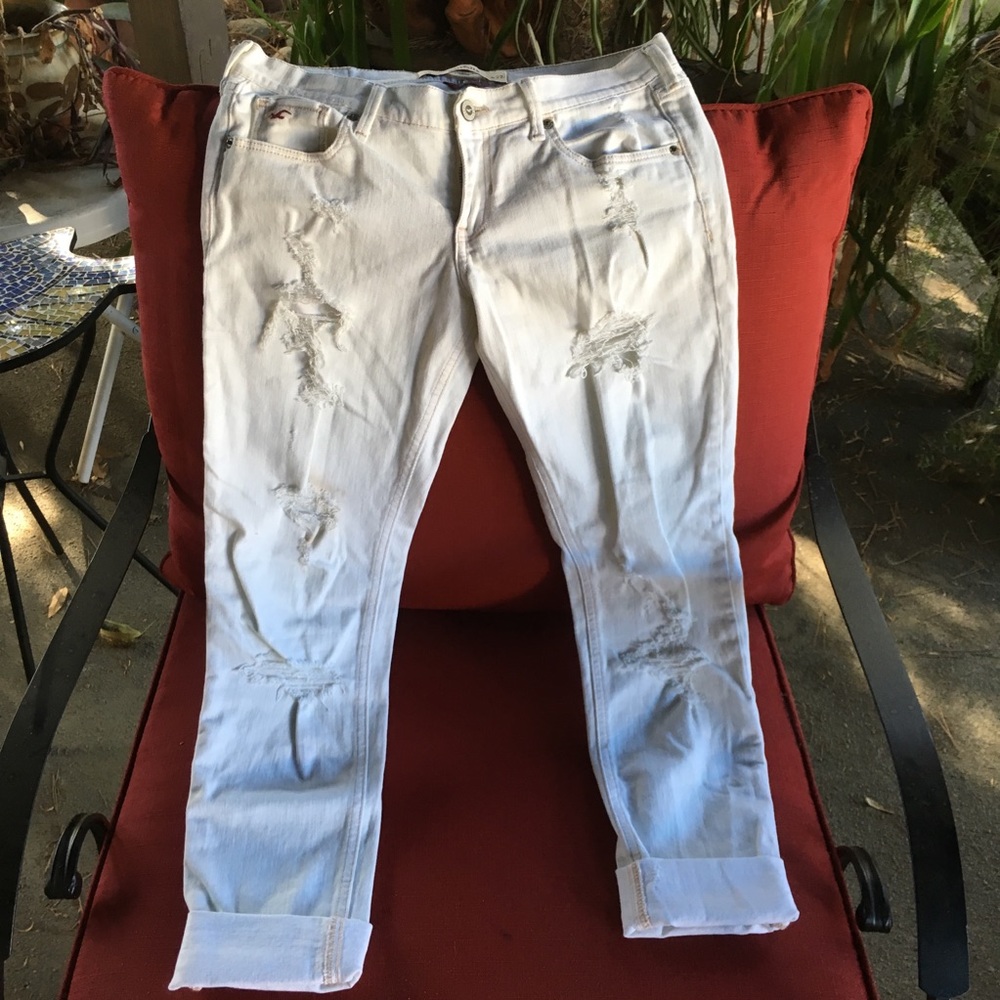 White distressed hollister skinny jeans